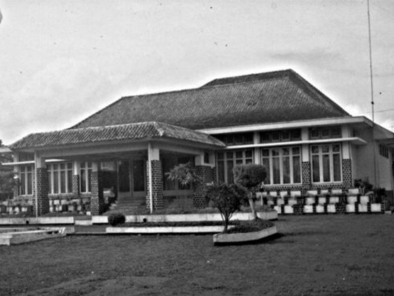 Gedung Bank Jateng Salatiga