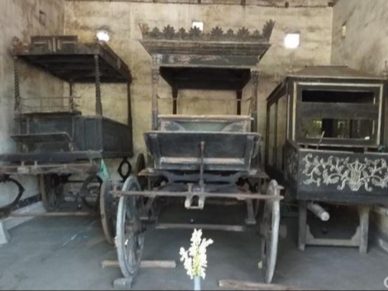 Kereta Jenazah (Lijkkoets) Beserta Alas Keranda